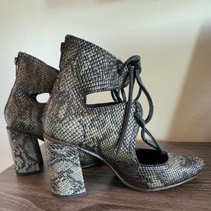 FREEBIRD - JOYCE - Size 8.